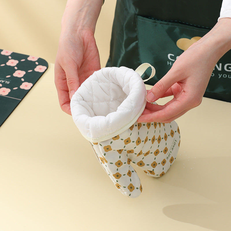 Thickened Cotton Heat-Resistant Oven Mitts – Anti-Scalding & Non-Slip Microwave Gloves