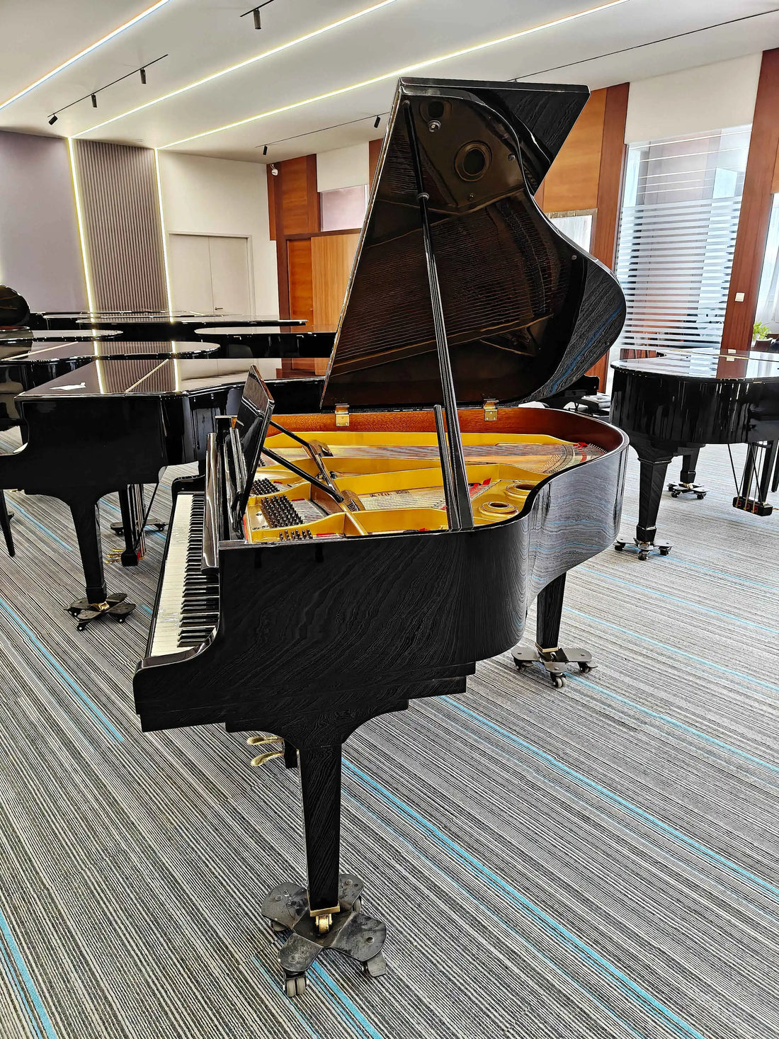 Kawai NO.350 grand Piano Excellent Condition Fast Delivery Original Elegant Finish Smooth Keys Second Hand