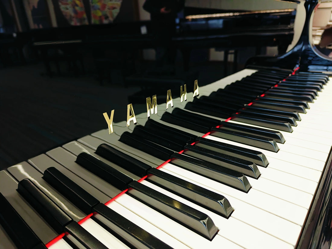Yamahas G2  High-Performance Grand Piano with Classic Design for Stage and Studio with Rich Acoustic Tone 758968