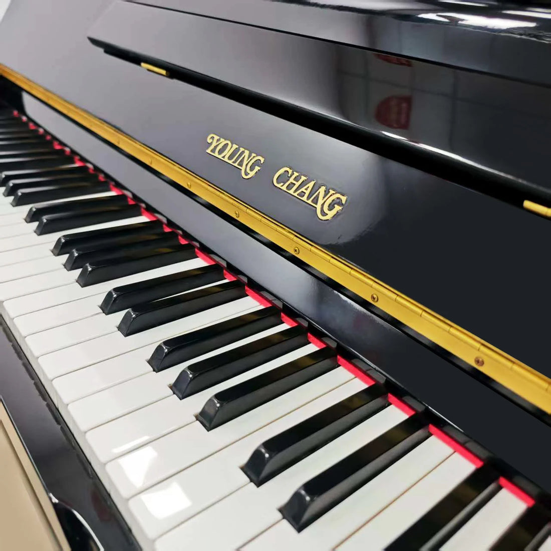 Youngchang Black Gloss Finish Second-hand Piano, Suitable for Home Practice and Examination Preparation