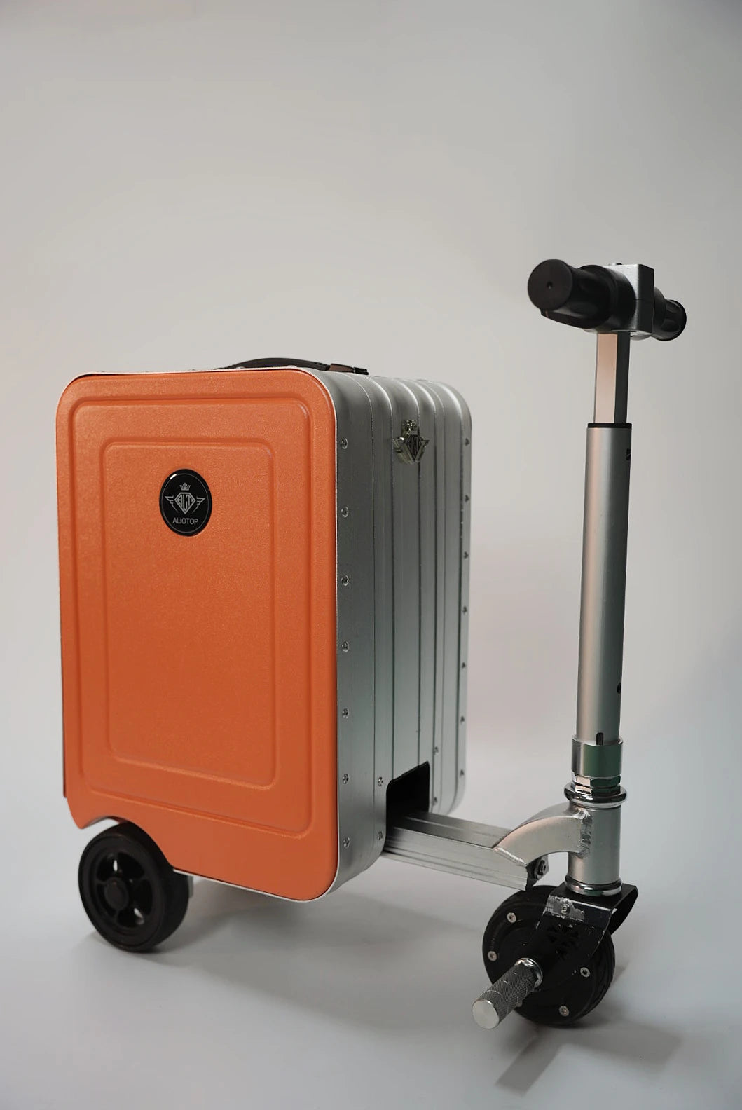 Wholesale Hot Selling Electric Aluminum 20-inch Lightweight Durable Suitcase with Smartphone APP Bluetooth Control Airplane