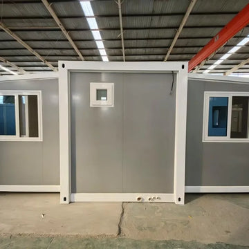 XH Luxury 40ft Expandable Prefab Container House 3-5 Bedroom with Wooden Wheels Steel Material for Luxury Villa Application