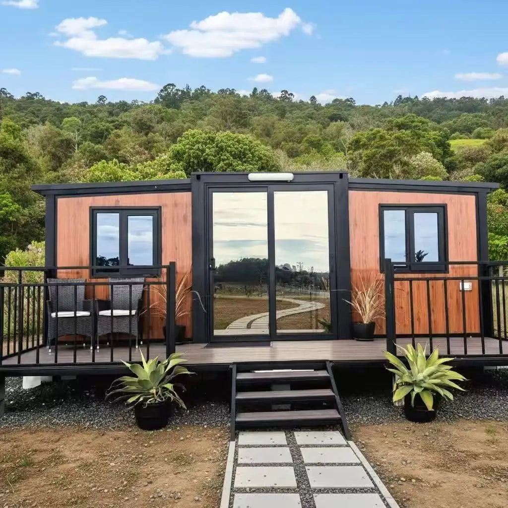 Modern Modular Expandable Container Houses Breathable Waterproof Design Easy Installation for Outdoor Use Villa Customizable