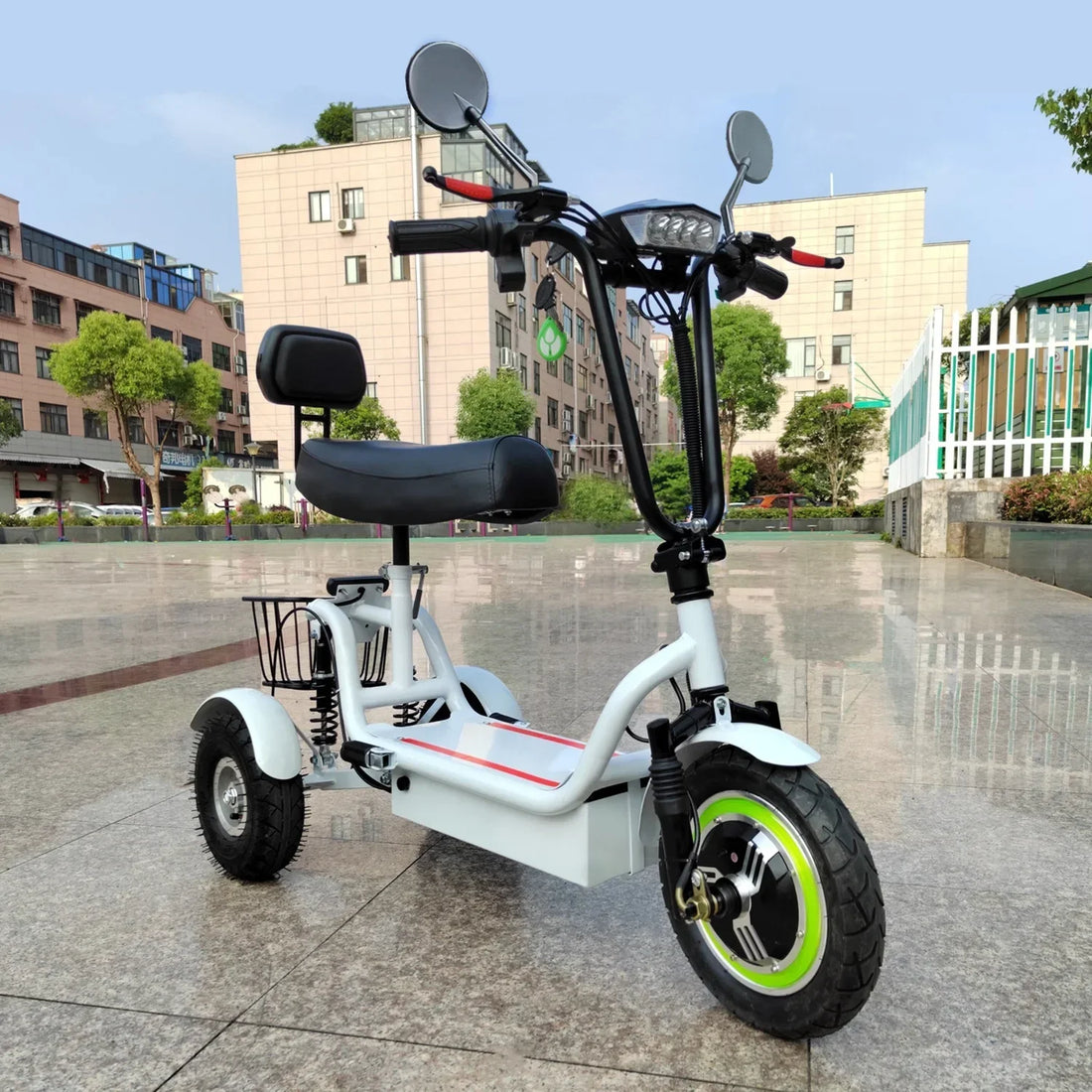 New 12 Inches Portable Adults Electric Scooter Fold Mini Small Elderly Electric Tricycle Disabled with Basket Electric Vehicle