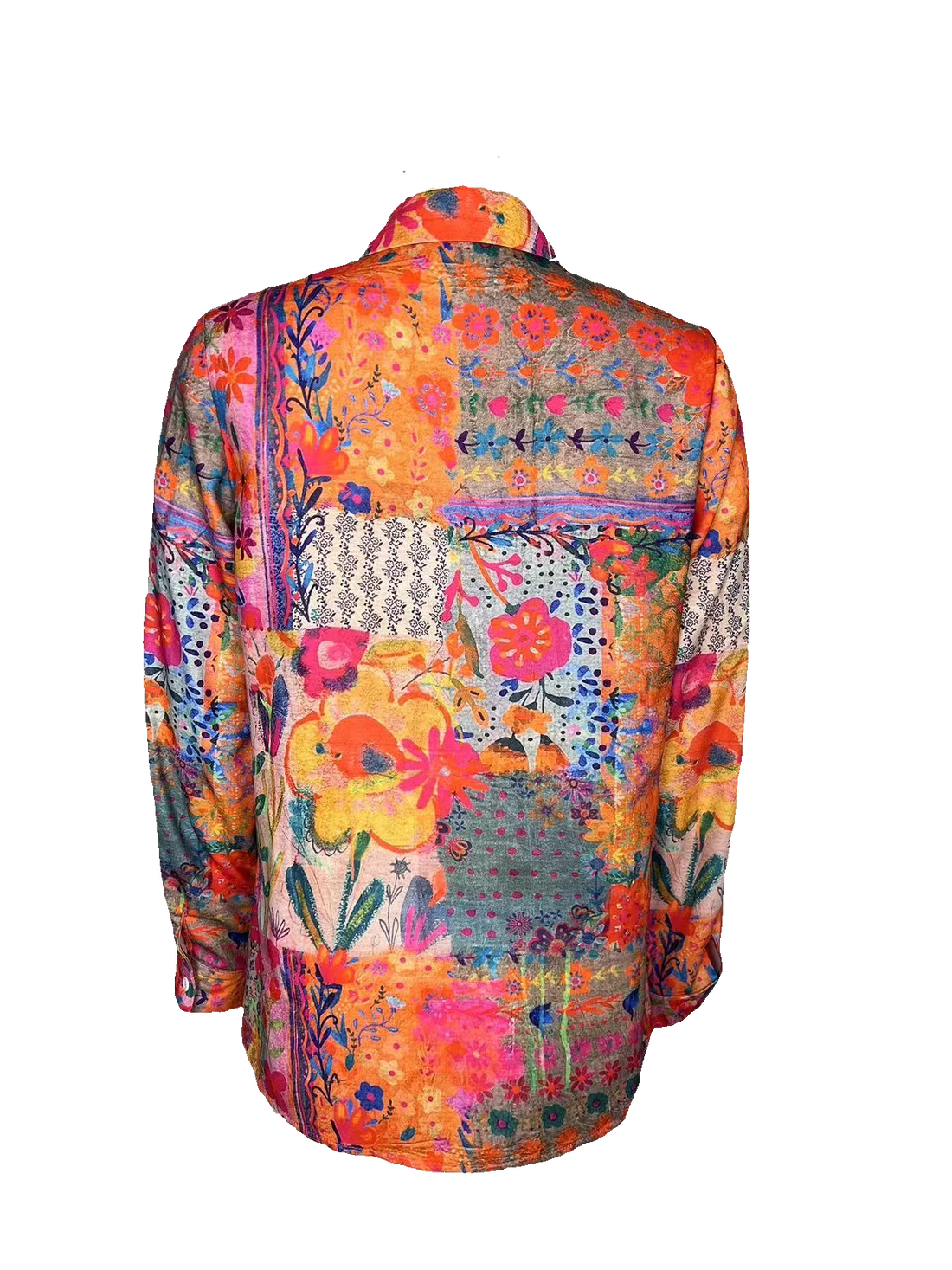 This retro Bohemian-style long-sleeved shirt with colorful floral patterns is fashionable, versatile and eye-catching