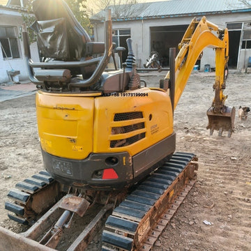Lingong 16 Mini Digger - Compact Crawler for Farm & GardenCE Approved Lingong 1.6T Micro Excavator - Original